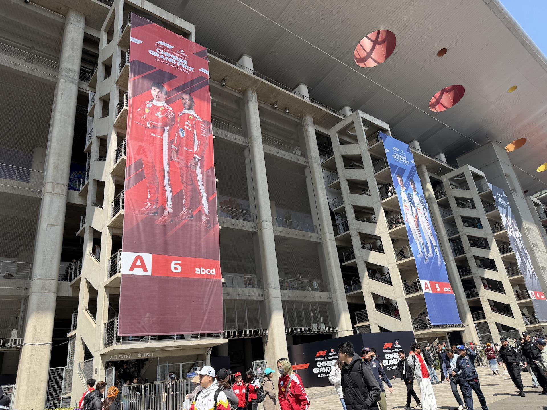 米兰体育中国官网-当23万观众涌向赛车场，F1在上海拉爆赛事IP商业价值