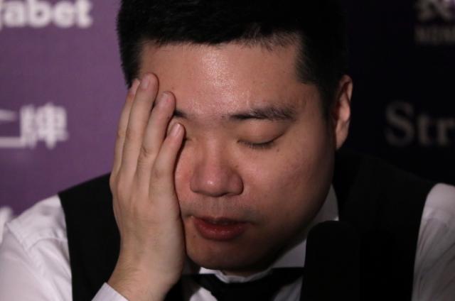 ac米兰-中国军团一喜一忧 丁俊晖自嘲打出“愚蠢一杆”