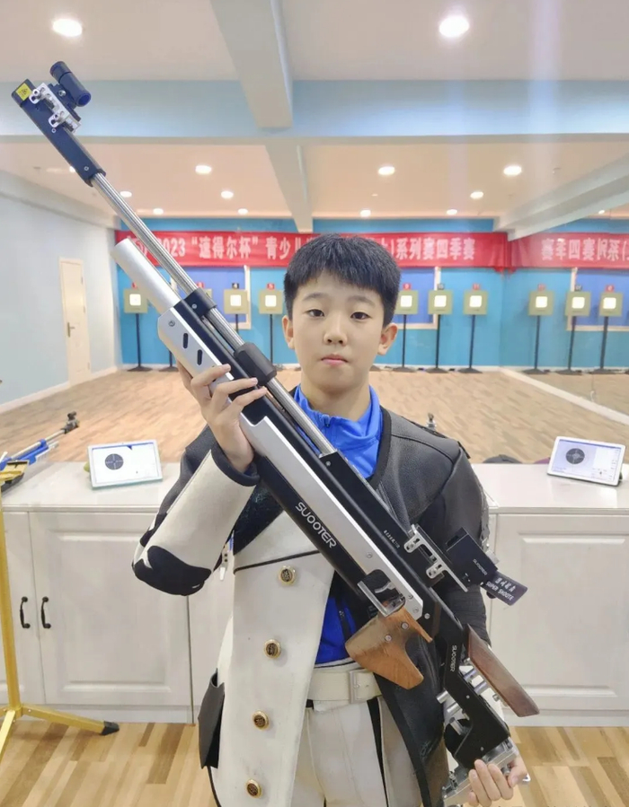米兰体育中国官网-0.2环绝杀！德州小将刘润泽逆转夺冠晋级全国锦标赛|射击锦标赛|射击|全国青少年射击锦标赛|德州市|选拔赛_新浪新闻